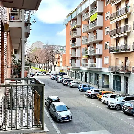 Near Metro Rivoli, Via Trapani Apartment